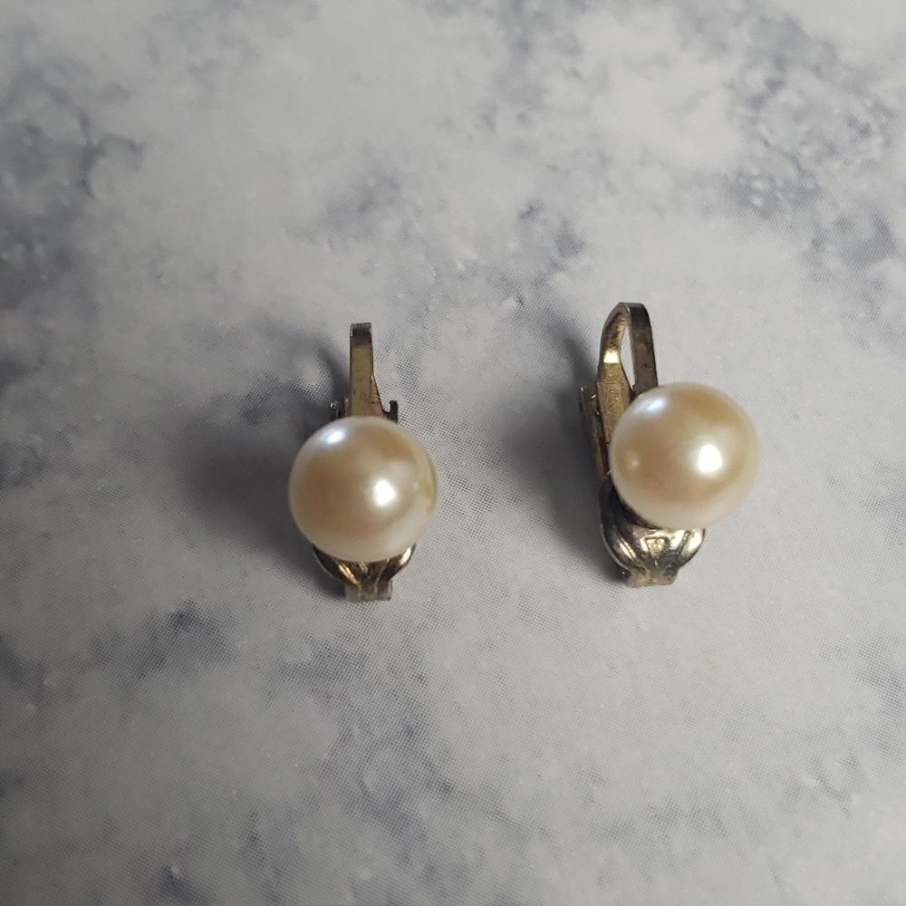 Vintage Pearl Clip On Earrings